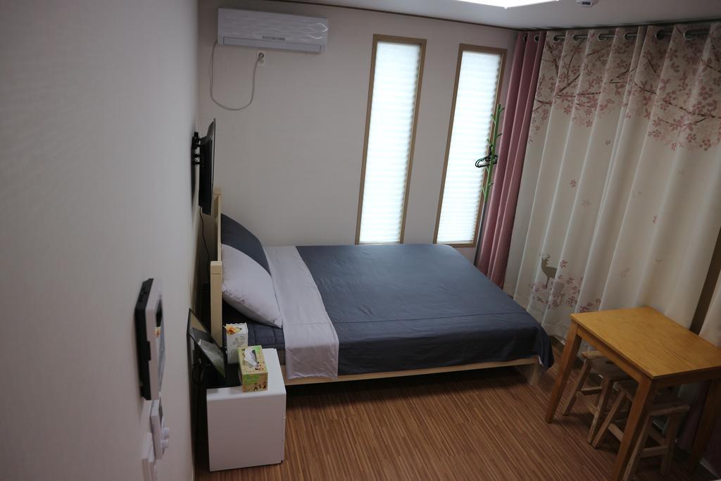 Blue Island Guesthouse Seogwipo Bagian luar foto