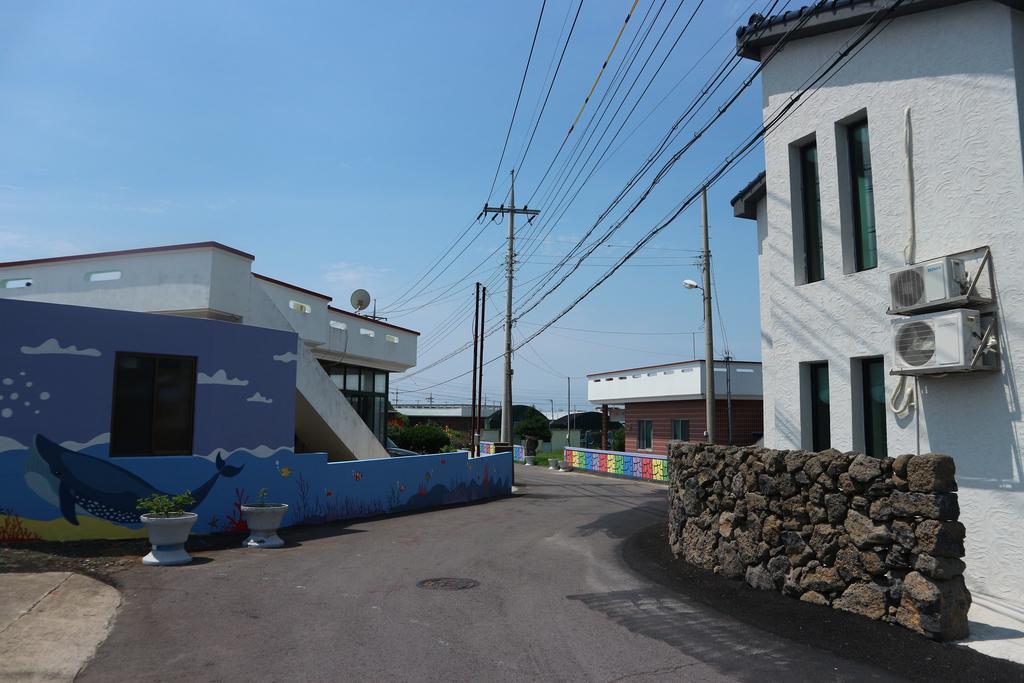 Blue Island Guesthouse Seogwipo Bagian luar foto