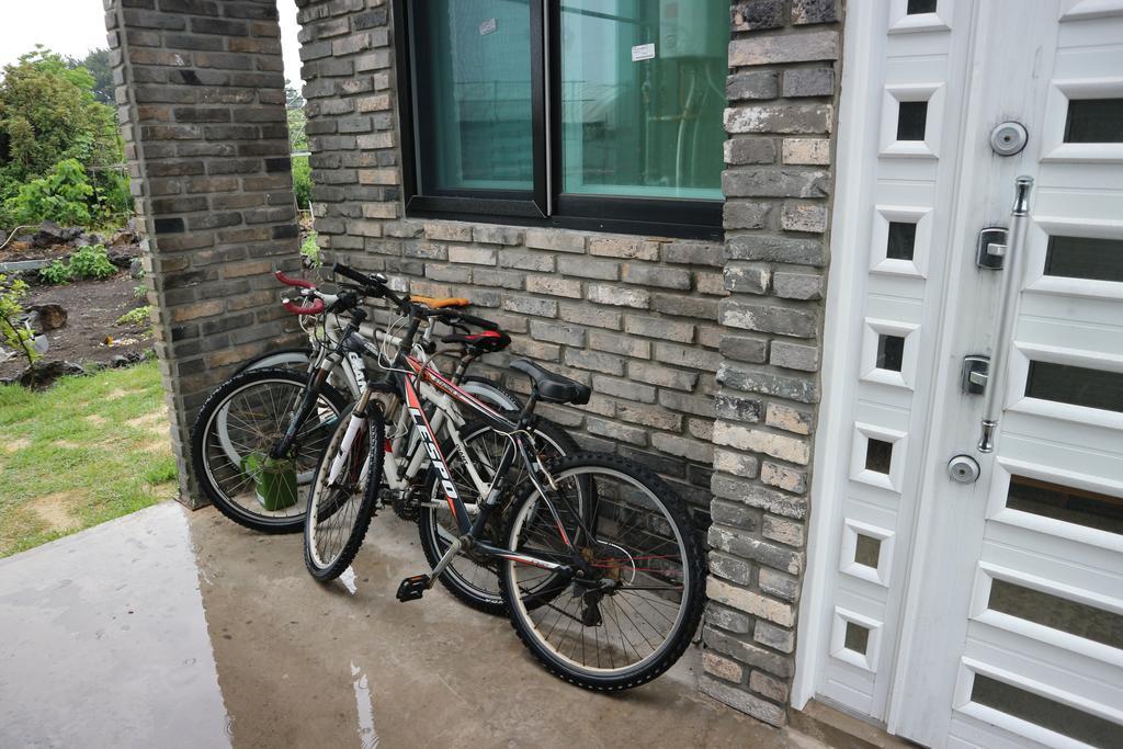Blue Island Guesthouse Seogwipo Bagian luar foto