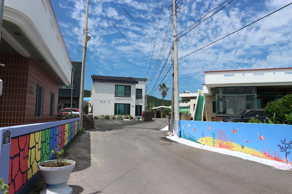 Blue Island Guesthouse Seogwipo Bagian luar foto