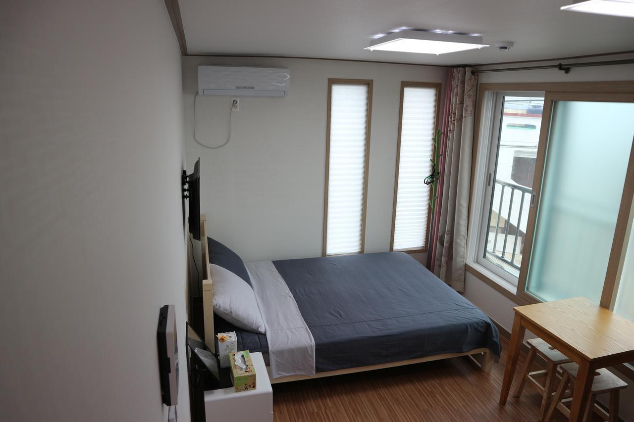 Blue Island Guesthouse Seogwipo Bagian luar foto