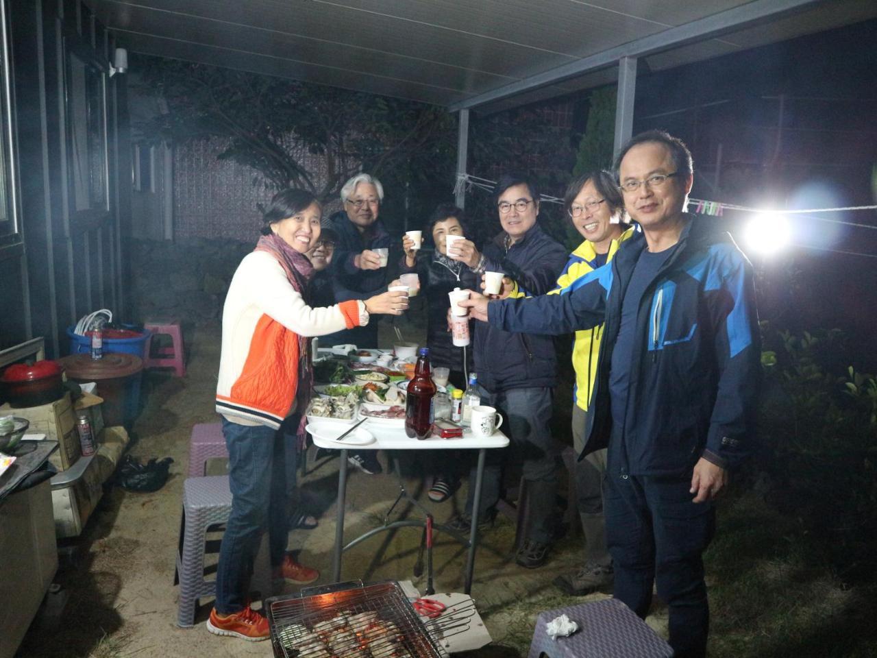 Blue Island Guesthouse Seogwipo Bagian luar foto