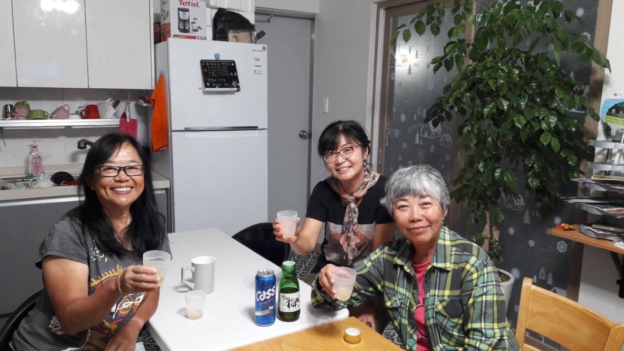 Blue Island Guesthouse Seogwipo Bagian luar foto