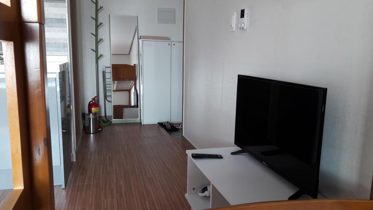 Blue Island Guesthouse Seogwipo Bagian luar foto