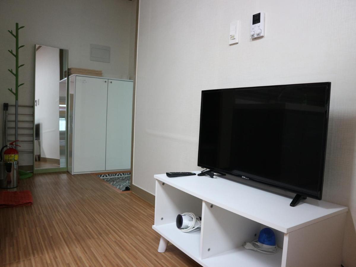 Blue Island Guesthouse Seogwipo Bagian luar foto