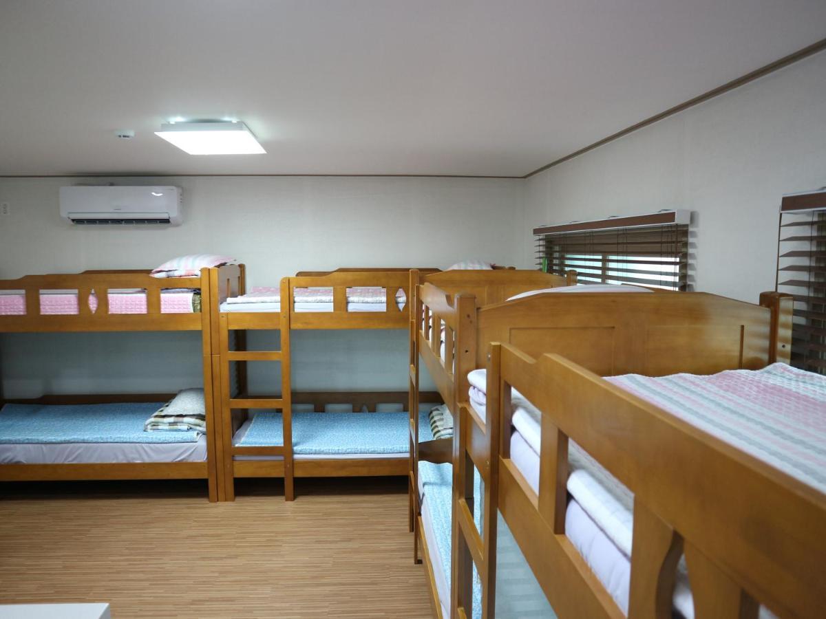 Blue Island Guesthouse Seogwipo Bagian luar foto